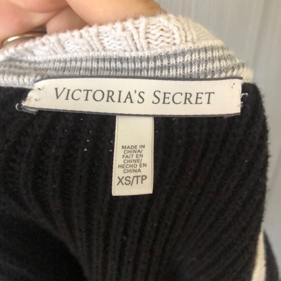 Victoria’s Secret sweater - Picture 6 of 6